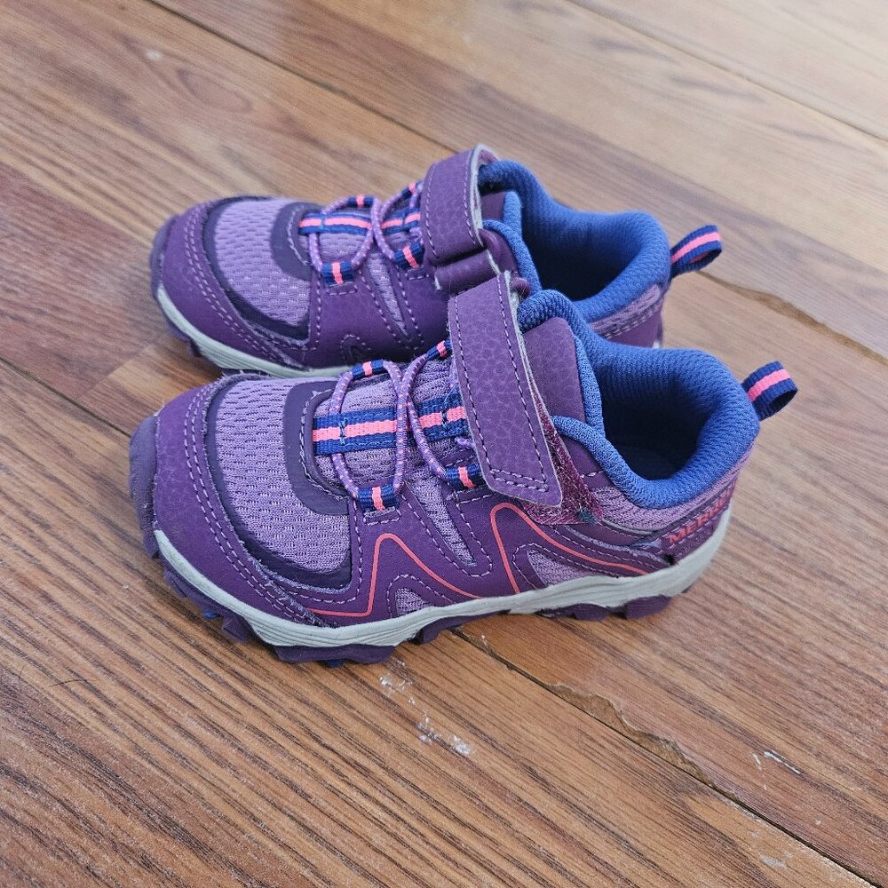 Merrell Toddler Shoes size 7